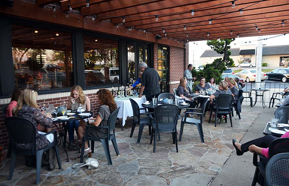 Restaurants with 2025 good outdoor seating